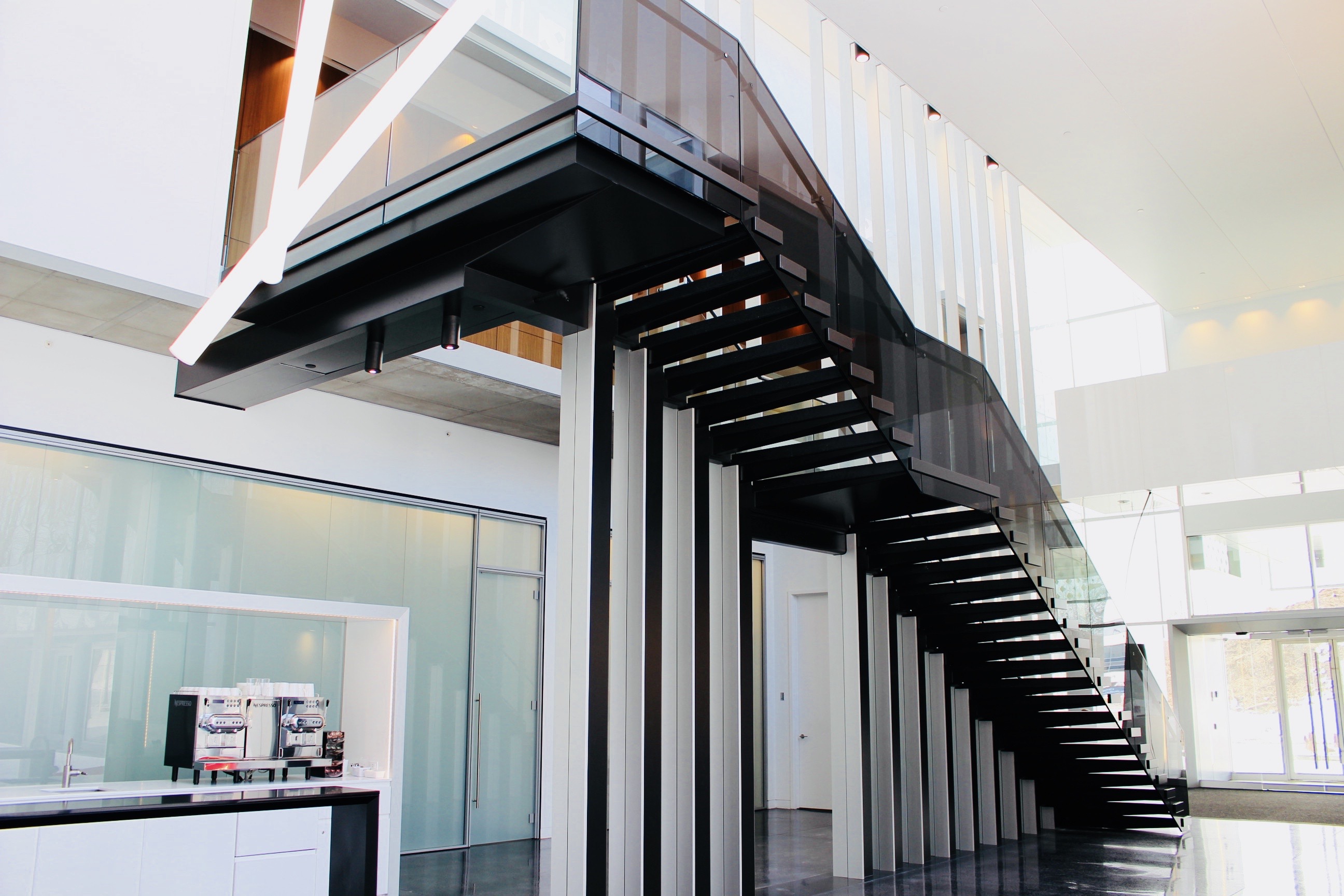 Demandez un devis personnalisé pour la création de votre escalier commercial