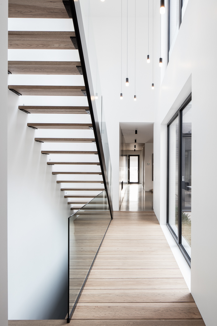 Un escalier architectural suspendu modene est idéal agencer votre décor