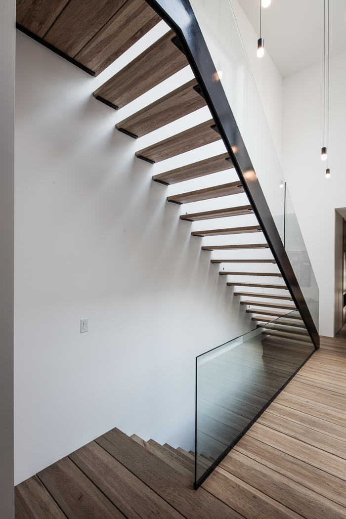 Un escalier architectural suspendu est idéal pour un effet de grandeur dans votre demeure.