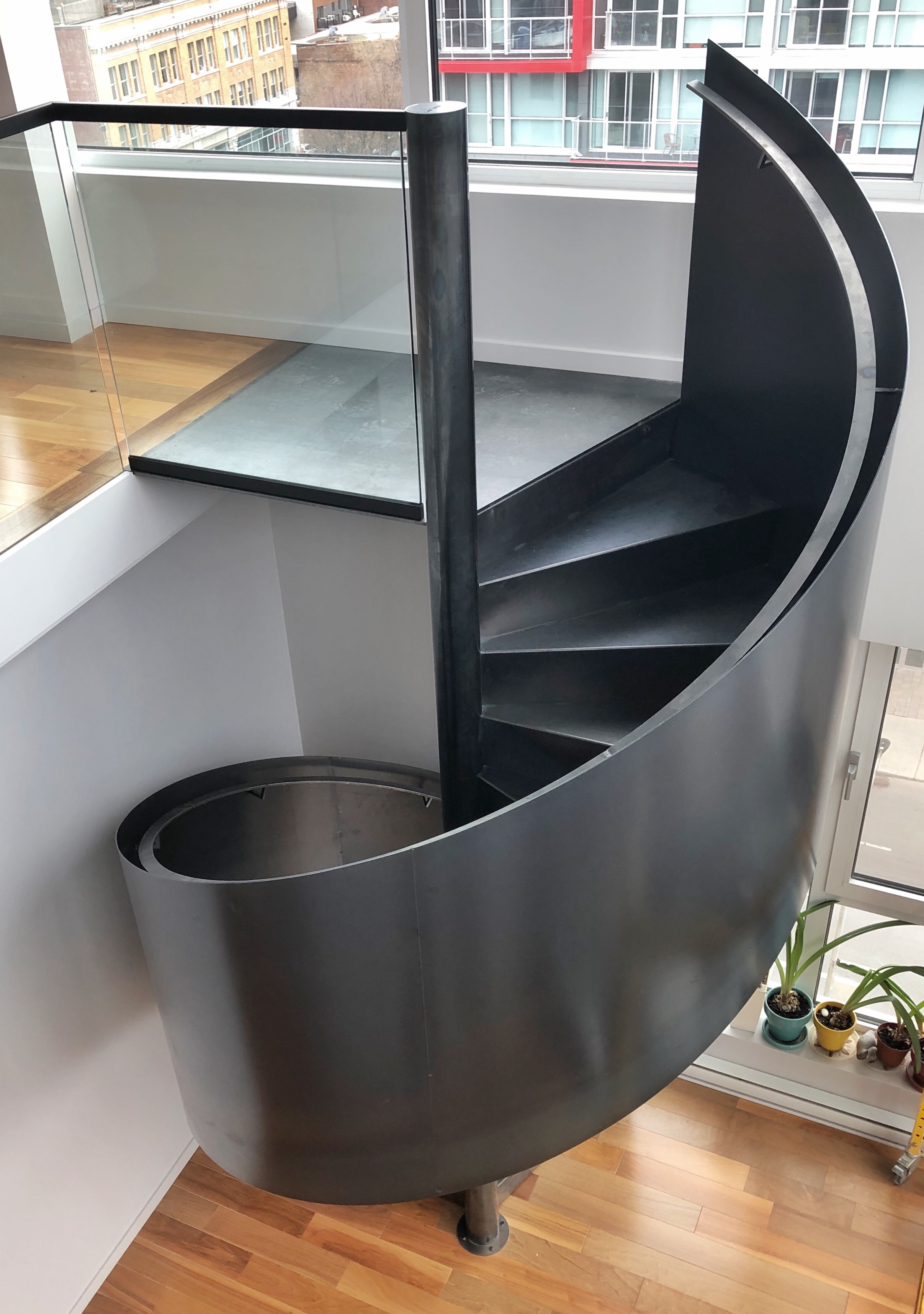 Escalier colimaçon sur mesure, un agencement unique et personnalisé.