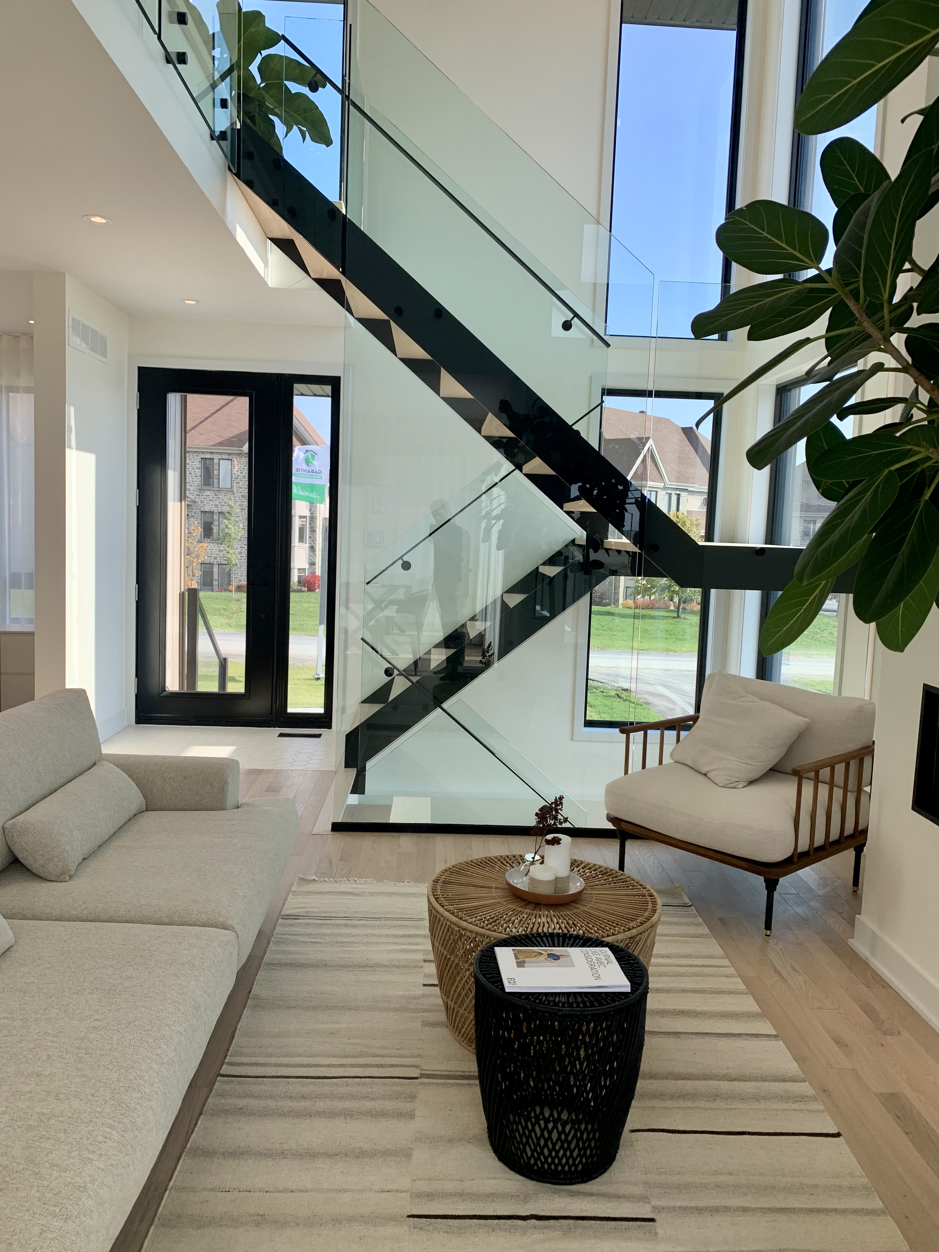 Image réalisation escalier avec garde corps en verre par Slik entreprise.