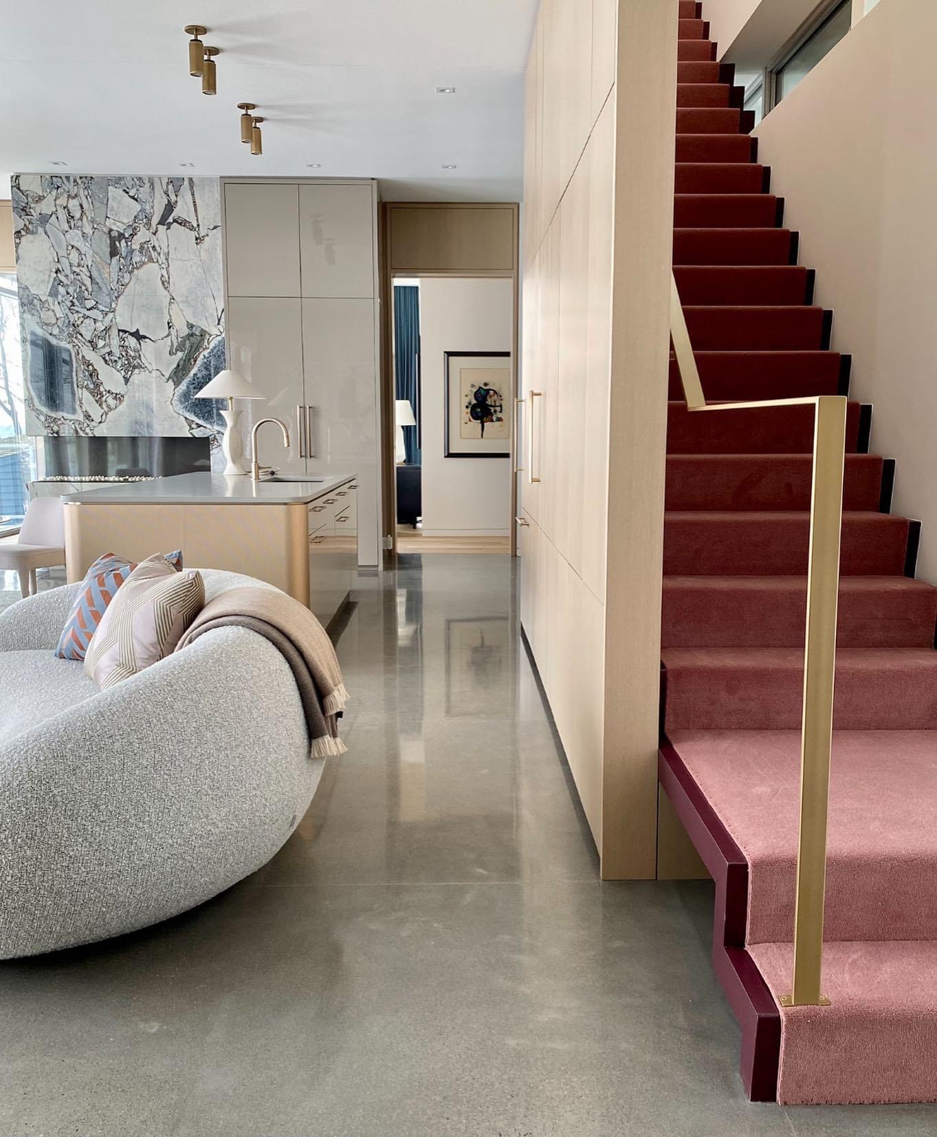 Projet de conception d'escalier architectural haut de gamme réalisé par SLIK Entreprise.