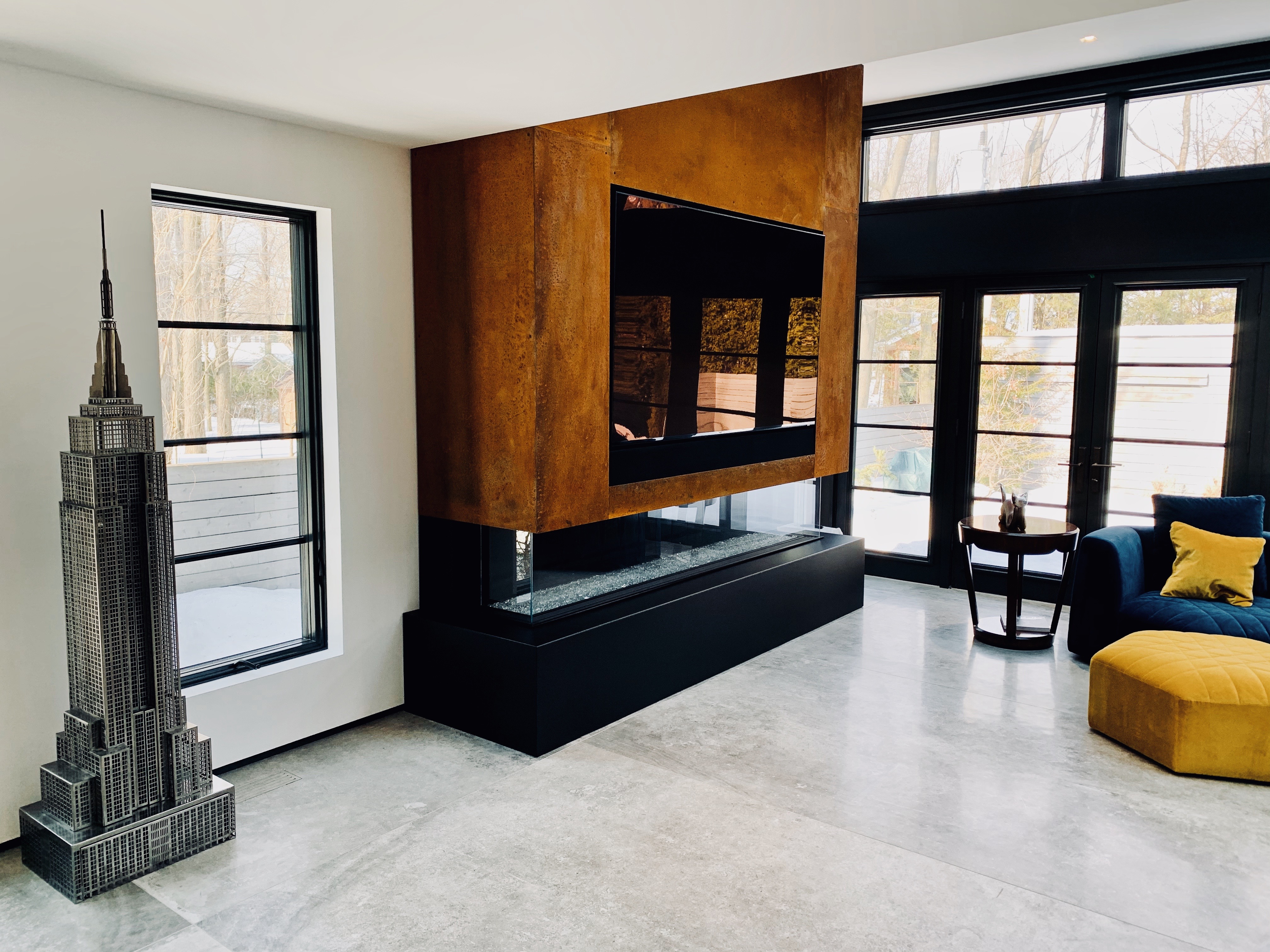 Pièce architecturale : manteau de foyer salon residence haut de gamme